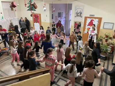 Коледно ни е... - ОУ Христо Смирненски - Пристое