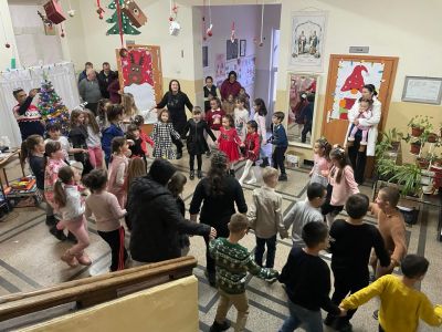 Коледно ни е... - ОУ Христо Смирненски - Пристое