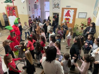 Коледно ни е... - ОУ Христо Смирненски - Пристое