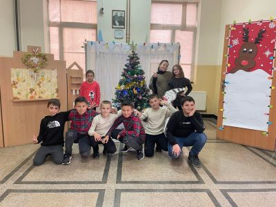 Весели празници - ОУ Христо Смирненски - Пристое
