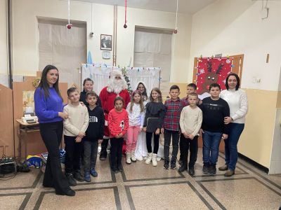 Весели празници - ОУ Христо Смирненски - Пристое