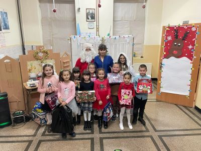 Весели празници - ОУ Христо Смирненски - Пристое