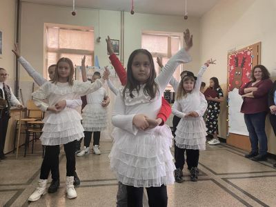 Весели празници - ОУ Христо Смирненски - Пристое