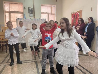 Весели празници - ОУ Христо Смирненски - Пристое