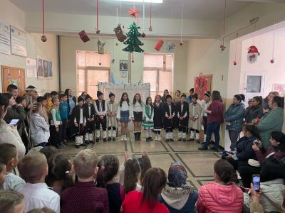 Весели празници - ОУ Христо Смирненски - Пристое