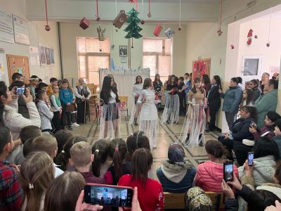Весели празници - ОУ Христо Смирненски - Пристое